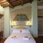 Corte Landriani 3* Montefelcino