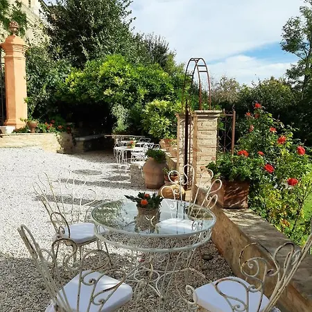 Corte Landriani 3* Montefelcino