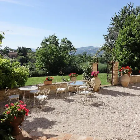 Corte Landriani 3* Montefelcino