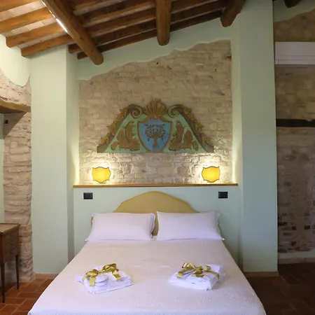 Corte Landriani 3* Montefelcino