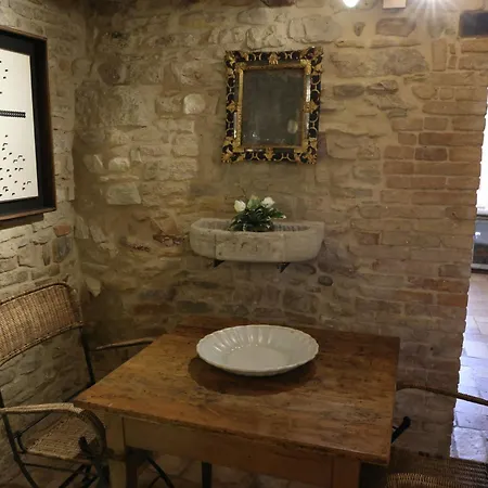 ベッド・アンド・ブレックファスト Corte Landriani Montefelcino